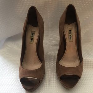 Miu Miu open toe muave pumps